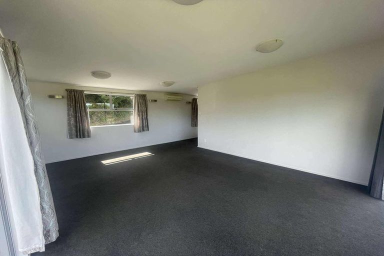 Photo of property in 84 Salford Street, Newlands, Wellington, 6037