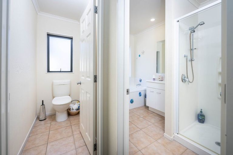 Photo of property in 5 Palm Grove Drive, Western Heights, Hamilton, 3200