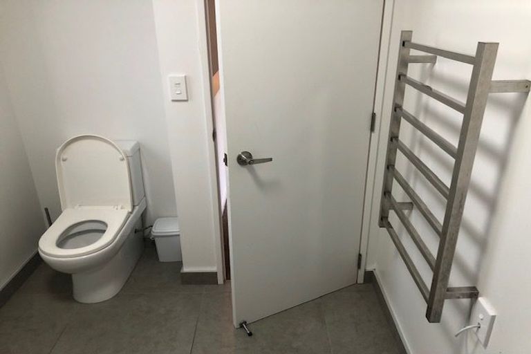 Photo of property in 10 Kopiko Way, Brooklyn, Wellington, 6021