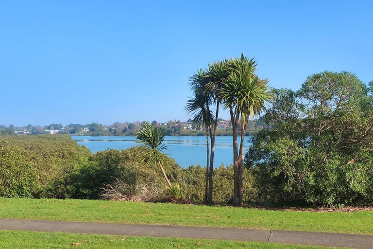 Photo of property in 49 Aberdeen Crescent, Wattle Downs, Auckland, 2103