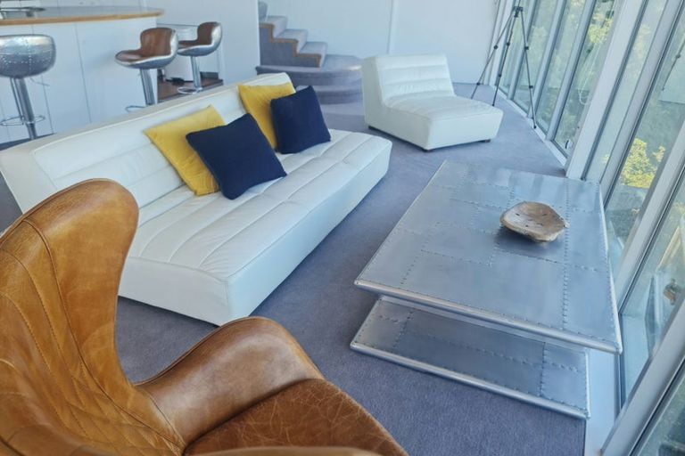 Photo of property in 114 The Esplanade, Houghton Bay, Wellington, 6023