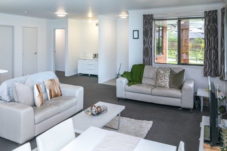 Photo of property in 8 Max Landing, Grandview Heights, Hamilton, 3200