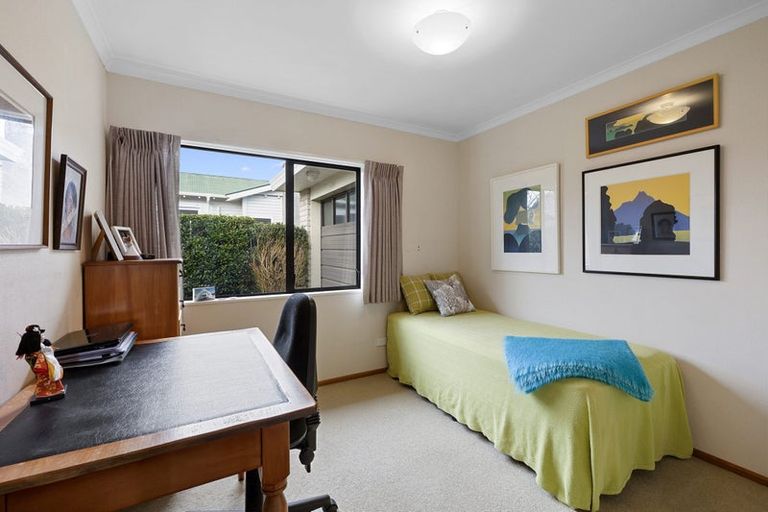 Photo of property in 3 Kura Street, Brooklands, New Plymouth, 4310