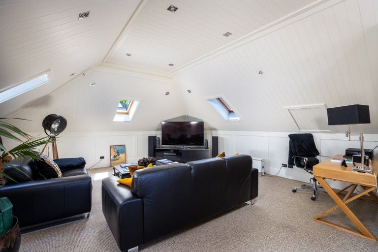 Photo of property in 83 Brougham Street, New Plymouth, 4310