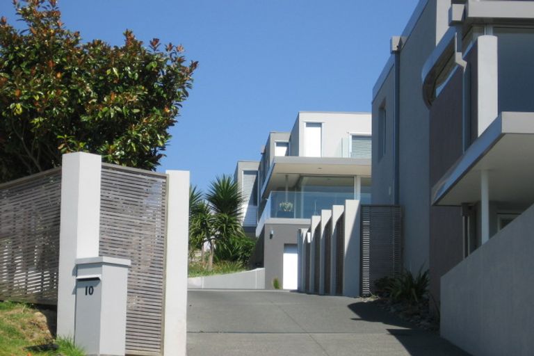 Photo of property in 10a Eastcliffe Road, Castor Bay, Auckland, 0620