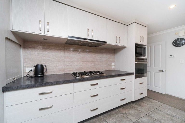 Photo of property in 3 Astelia Court, Milson, Palmerston North, 4414