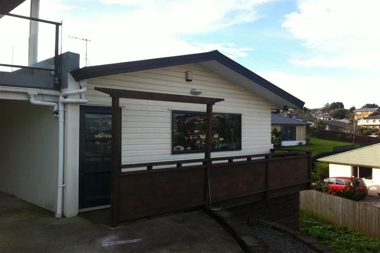 Photo of property in 25 Chieftain Rise, Goodwood Heights, Auckland, 2105