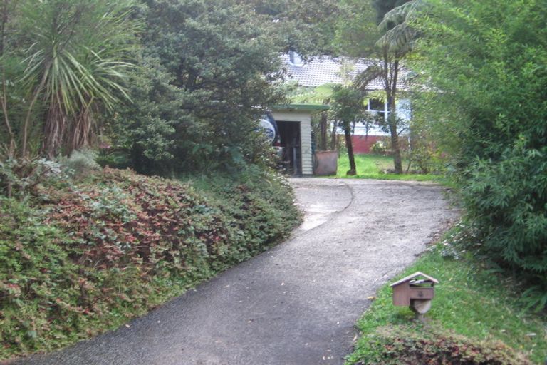 Photo of property in 6 Sylvan Valley Avenue, Titirangi, Auckland, 0604