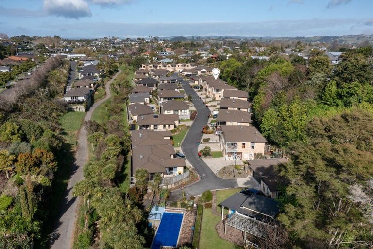 Photo of property in 3/19 Glencarron Place, Bethlehem, Tauranga, 3110