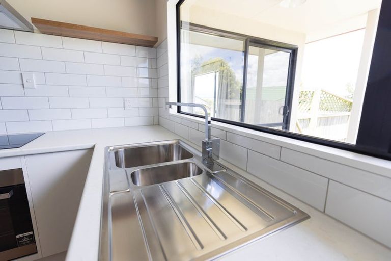 Photo of property in 21 Logan Way, Kelvin Grove, Palmerston North, 4414