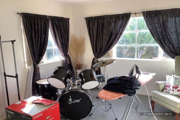 Photo of property in 22 Anaheim Boulevard, Shamrock Park, Auckland, 2016