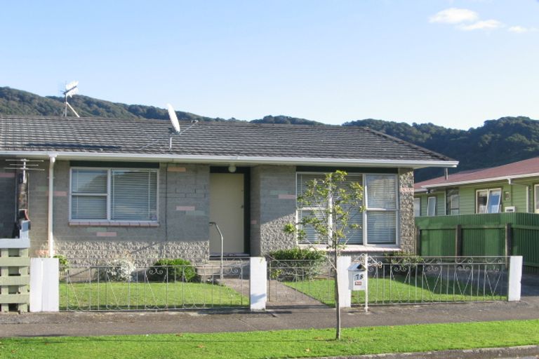 Photo of property in 7b Wetherby Grove, Wainuiomata, Lower Hutt, 5014