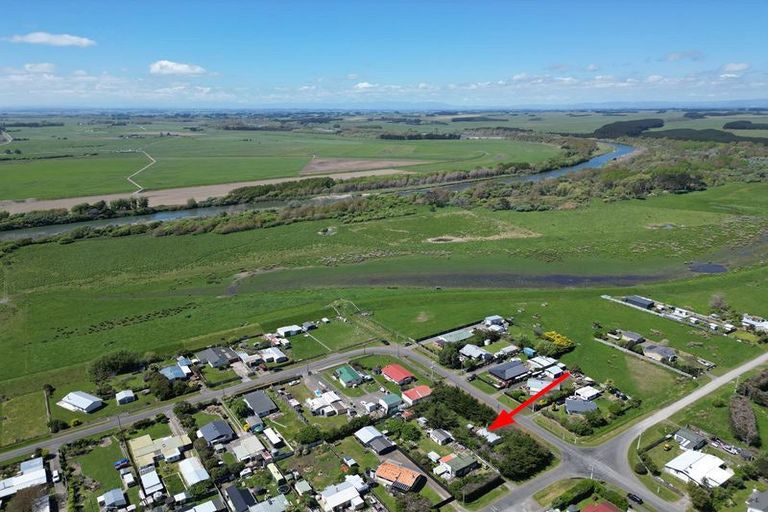 Photo of property in 4 Punga Street, Tangimoana, 4822