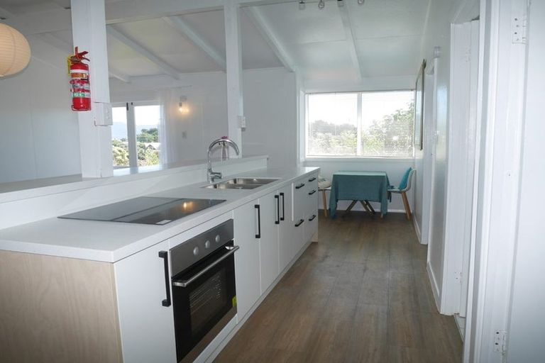 Photo of property in 25 Hemara Street, Waikanae Beach, Waikanae, 5036