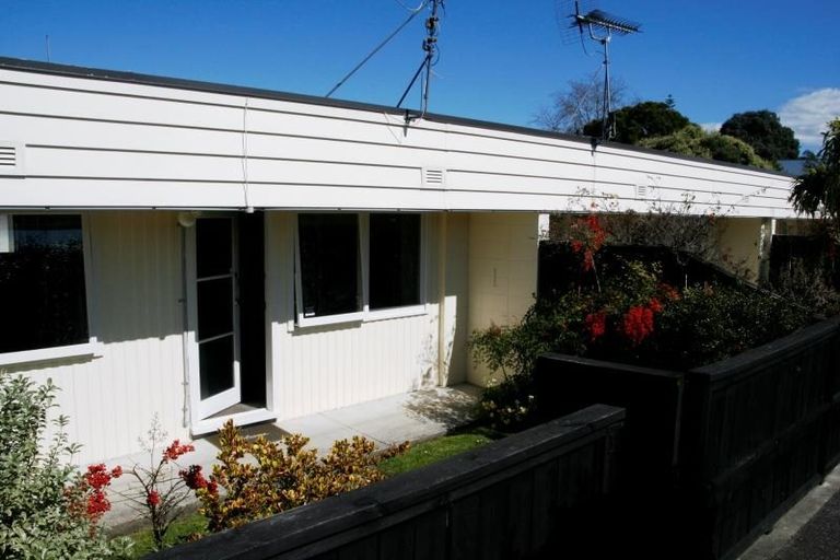 Photo of property in 1/272a Birkdale Road, Birkdale, Auckland, 0626