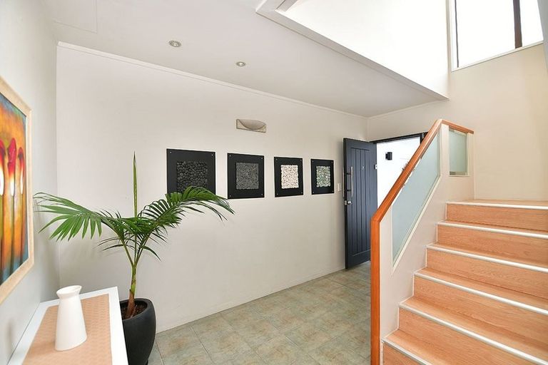 Photo of property in 3 Elgin Place, Red Beach, 0932