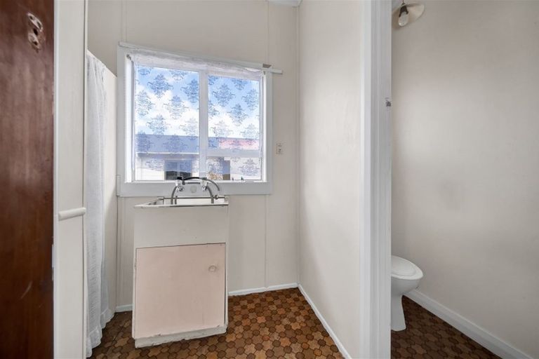 Photo of property in 188 South Road, Hawera, 4610