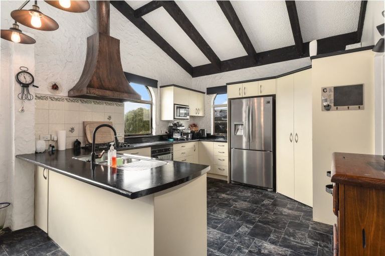 Photo of property in 19 Neri Crescent, Pomare, Rotorua, 3015