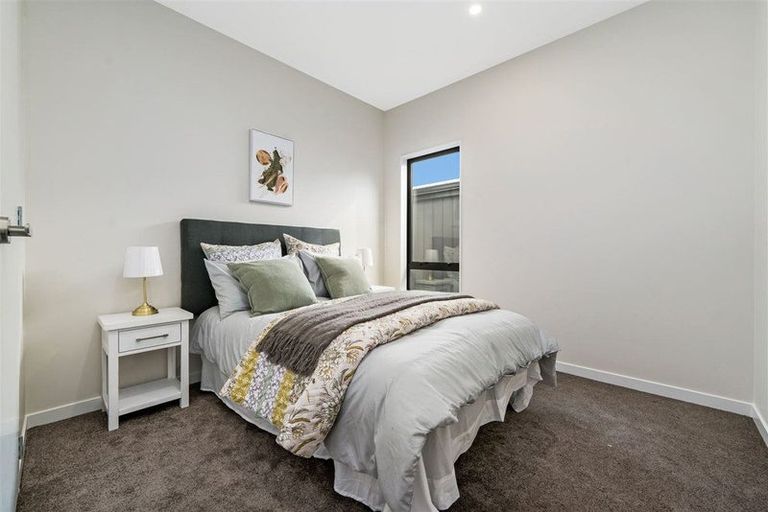 Photo of property in 16 Morus Road, Massey, Auckland, 0614
