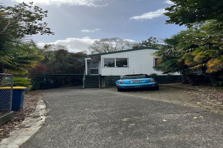 Photo of property in 23 Imperial Place, Henderson, Auckland, 0612