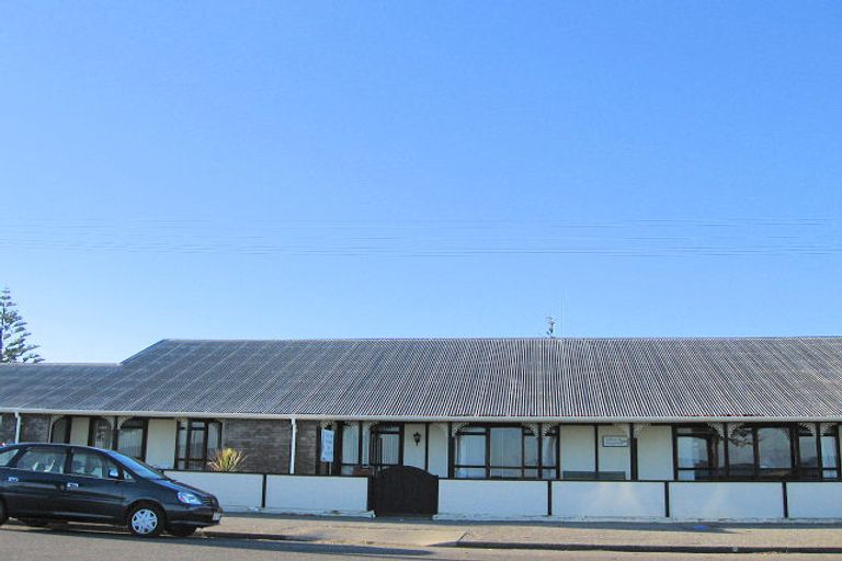 Photo of property in 62 Marine Parade, Otaki Beach, Otaki, 5512
