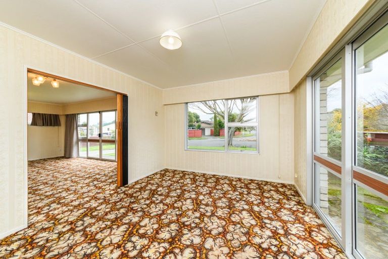 Photo of property in 16 Cecil Place, Cloverlea, Palmerston North, 4412