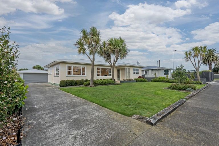 Photo of property in 4 Anzio Place, Awapuni, Palmerston North, 4412