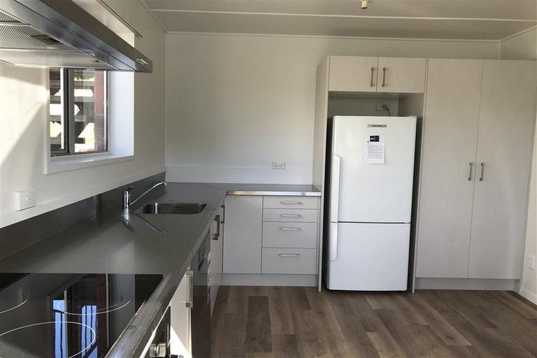 Photo of property in 98 Harbour Terrace, North Dunedin, Dunedin, 9016