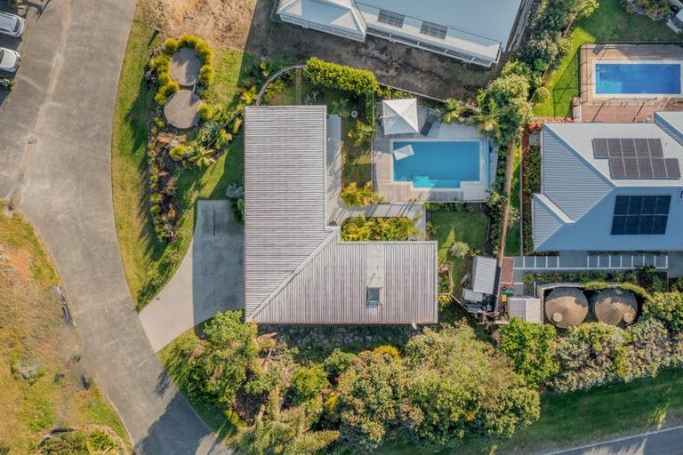 Photo of property in 2 Taimoana Close, Mangawhai Heads, Mangawhai, 0505