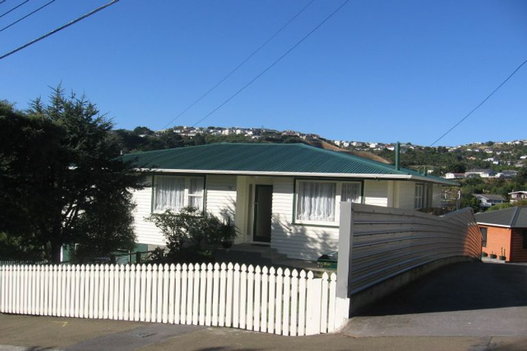 Photo of property in 70 Bassett Road, Johnsonville, Wellington, 6037