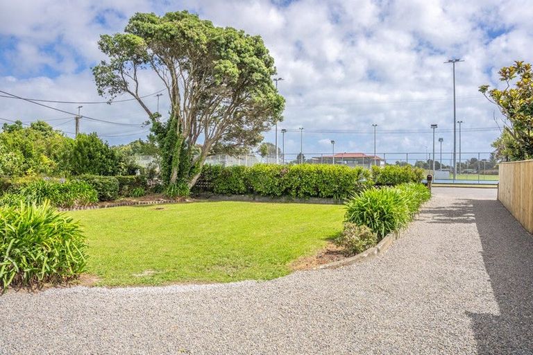 Photo of property in 12 Domain Road, Otaki, 5512
