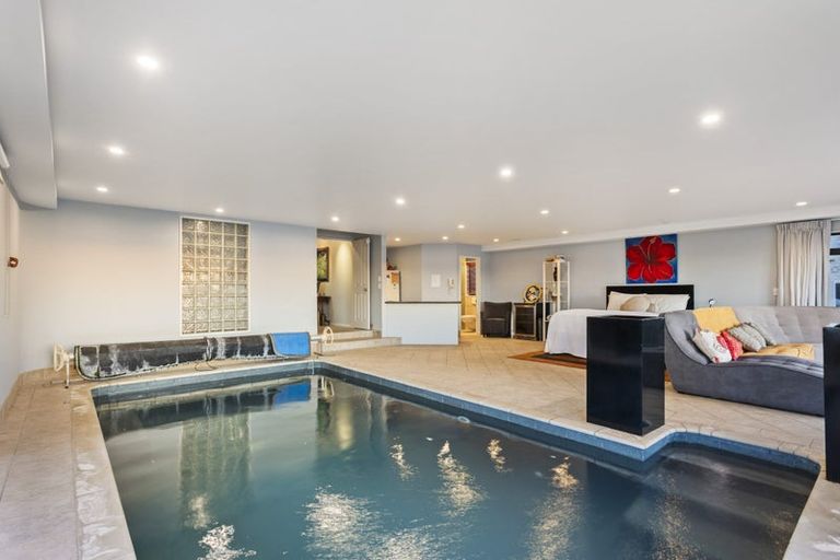 Photo of property in 14 The Parade, Bucklands Beach, Auckland, 2012