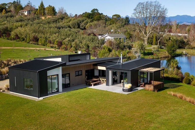 Photo of property in 142 Aporo Road, Tasman, Upper Moutere, 7173