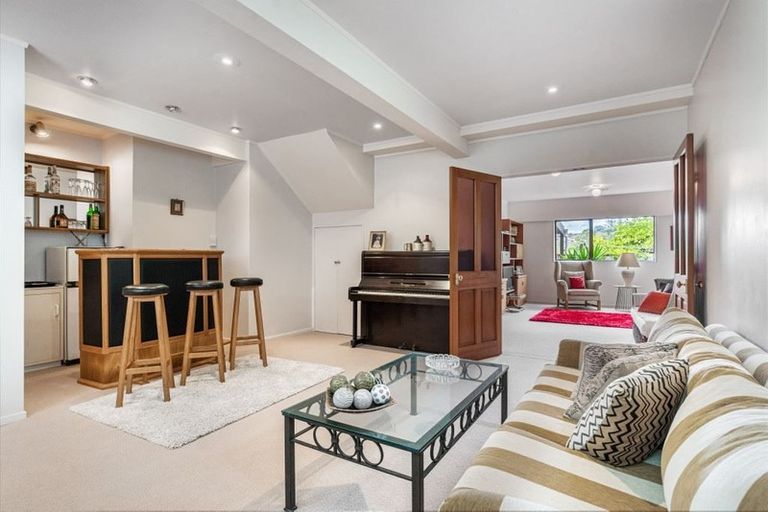 Photo of property in 2/7 Sandford Street, Campbells Bay, Auckland, 0630