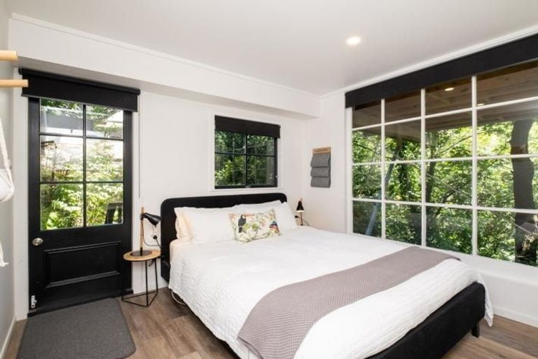 Photo of property in 35 Burns Road, Hospital Hill, Napier, 4110