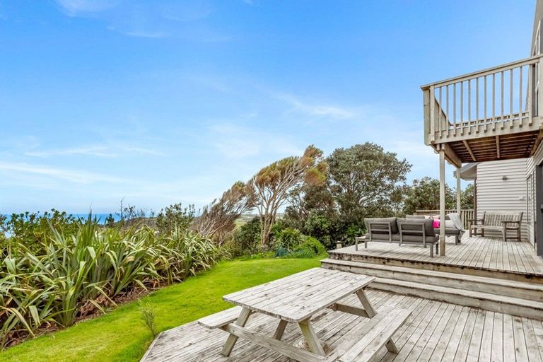 Photo of property in 66 Constable Road, Muriwai, Waimauku, 0881