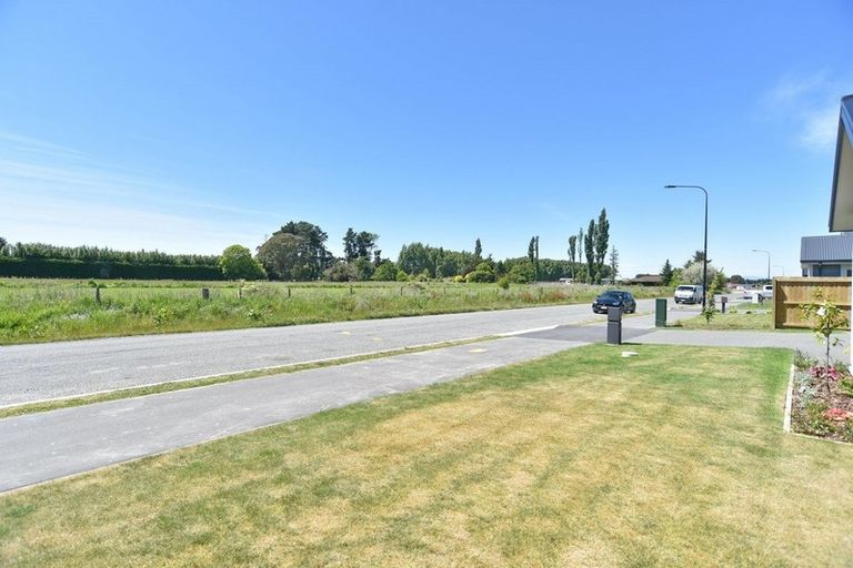 Photo of property in 106 Petries Road, Woodend, 7610