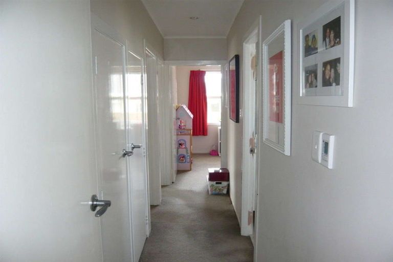 Photo of property in 22 Montmere Avenue, Te Atatu Peninsula, Auckland, 0610
