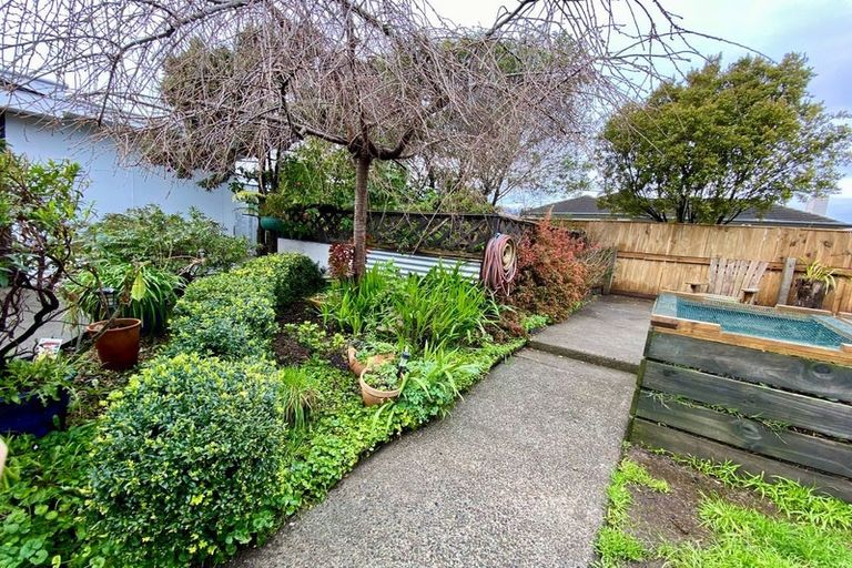 Photo of property in 1020 Tremaine Avenue, Roslyn, Palmerston North, 4414