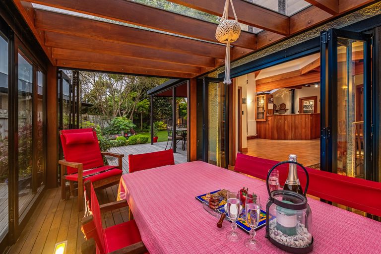 Photo of property in 18 Durham Crescent, Palmerston North, 4414