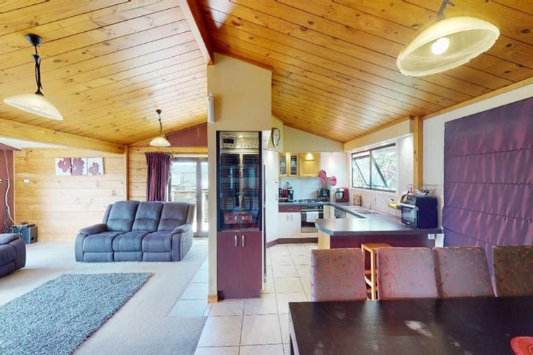 Photo of property in 27 Petrie Street, Pomare, Rotorua, 3015