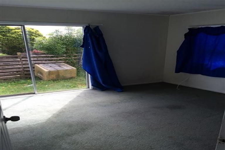 Photo of property in 18a Sylvan Crescent, Te Atatu South, Auckland, 0610