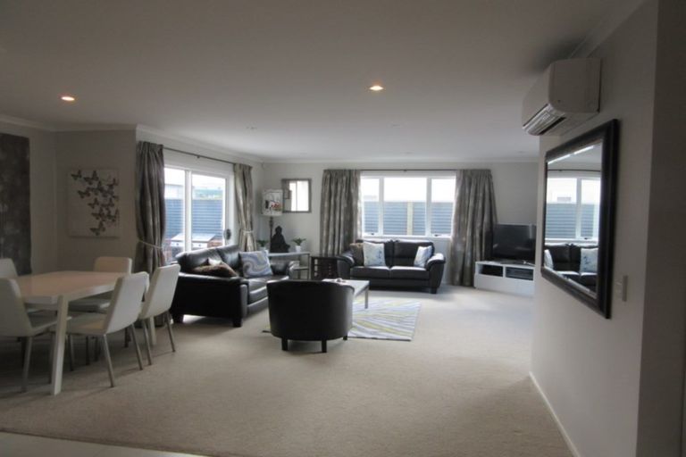 Photo of property in 8 Stone Street, Miramar, Wellington, 6022