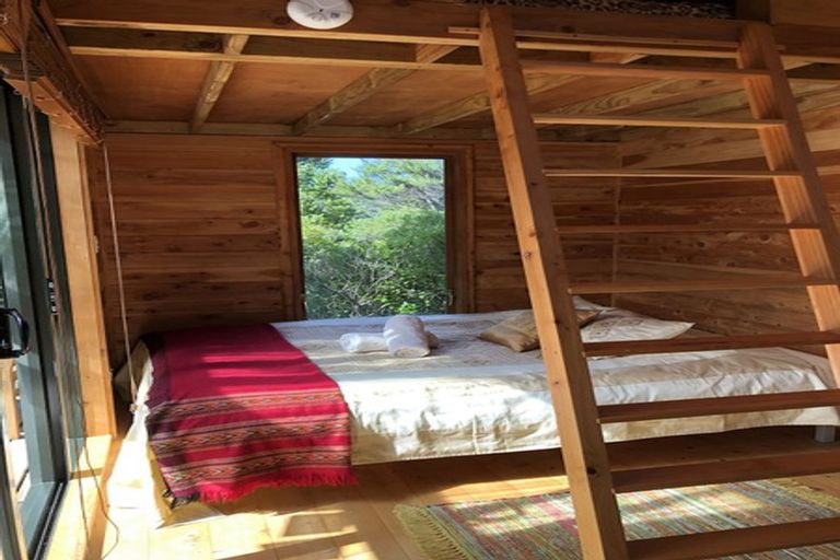 Photo of property in 128 Lone Kauri Road, Karekare, Auckland, 0772