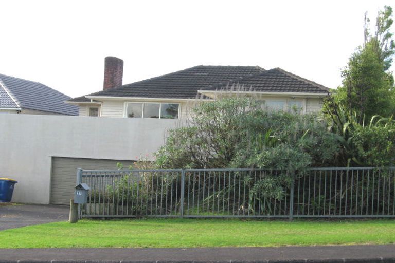 Photo of property in 12 Wharf Road, Te Atatu Peninsula, Auckland, 0610