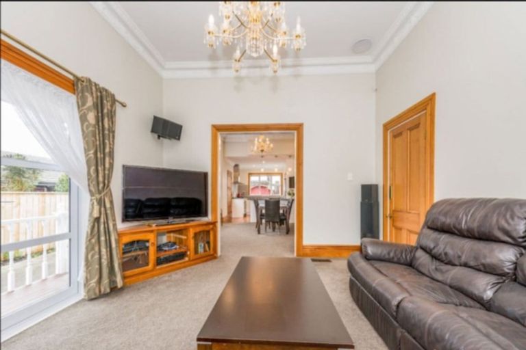 Photo of property in 45 Ludlam Crescent, Woburn, Lower Hutt, 5010