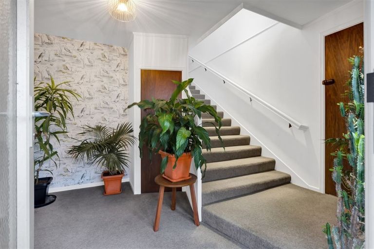 Photo of property in 18d Montana Place, Merrilands, New Plymouth, 4312