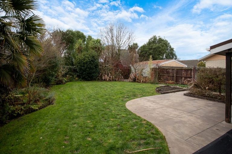 Photo of property in 16 Sawtell Place, Northcote, Christchurch, 8052