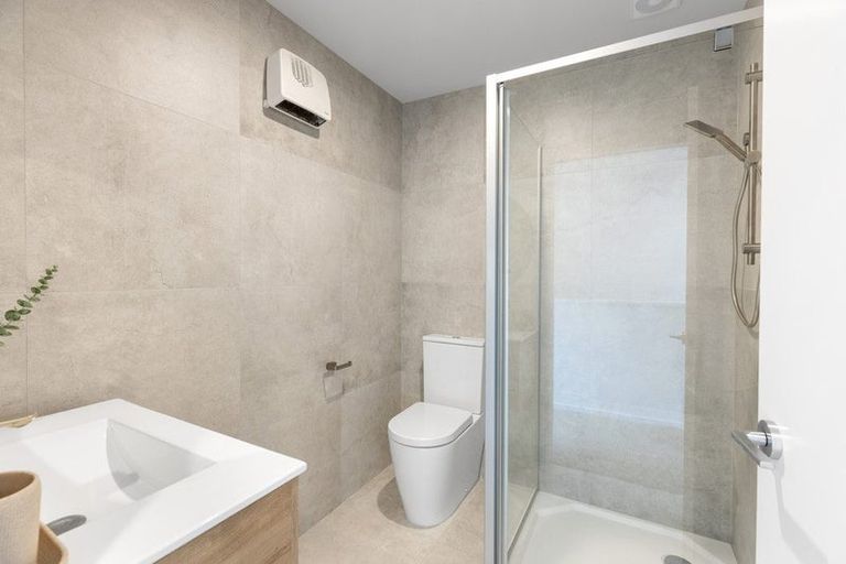 Photo of property in 4/90 Holly Road, St Albans, Christchurch, 8014