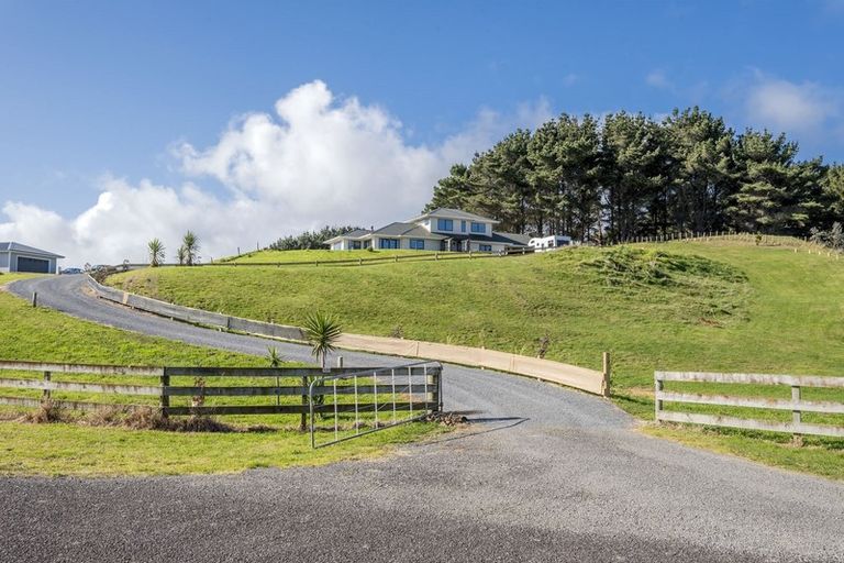 Photo of property in 100 Harakeke Road, Te Horo, Otaki, 5581